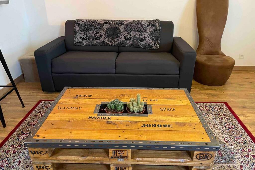 Appartement Terrasse Au Centre De Serris سيري المظهر الخارجي الصورة